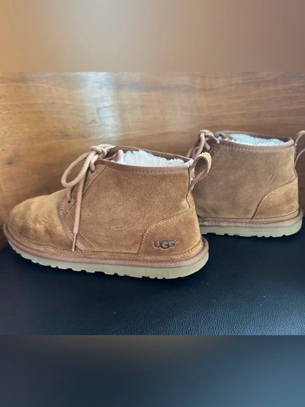 UGG Men’s Neumel Chukka Suede Shearling-Lined Lace-Up Boots Size 9